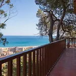 Hébergement de vacances Casa Roca Vista A Unique Built On A Rock With Breathtaking Views Gérone